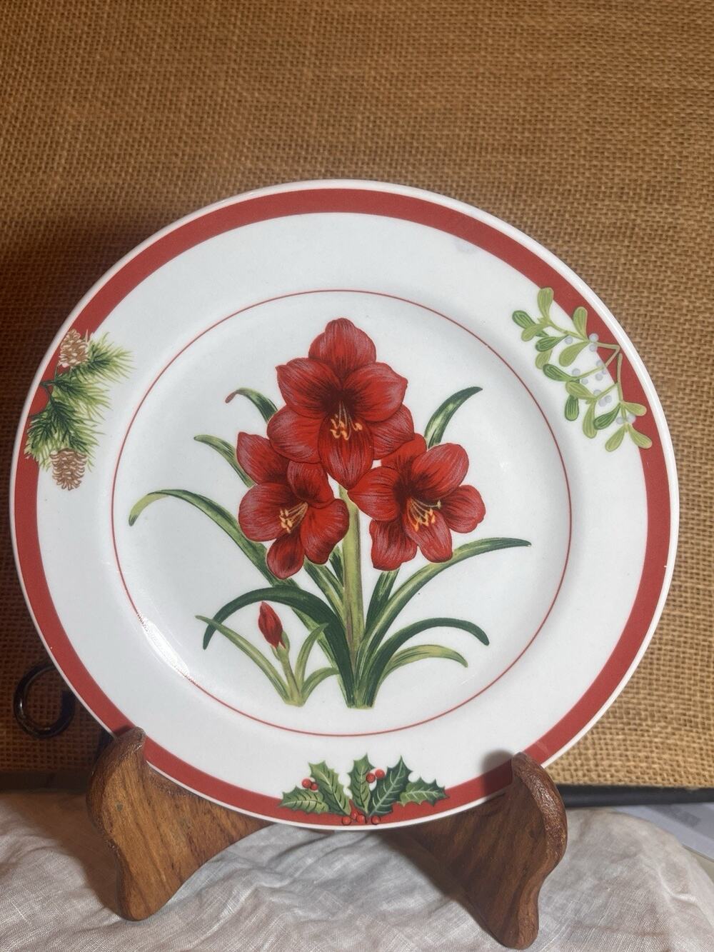 American Atelier Holiday Floral #5000 7.75 Salad Dessert Plate Christmas Decor